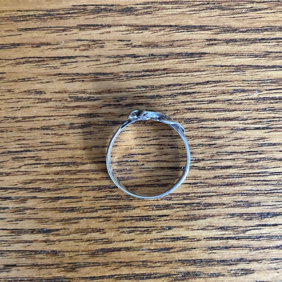 Vintage 925 sterling silver. approximately size 6.75 US snake ring. Peridot. - Picture 5 of 8